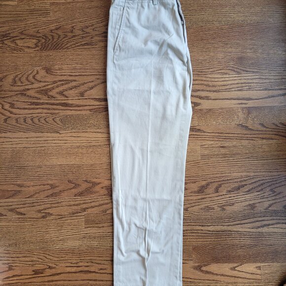 Lot of 2 Eddie Bauer 33 x 32 Wrinkle Free Classic Cut Khaki Pants - Picture 14 of 16